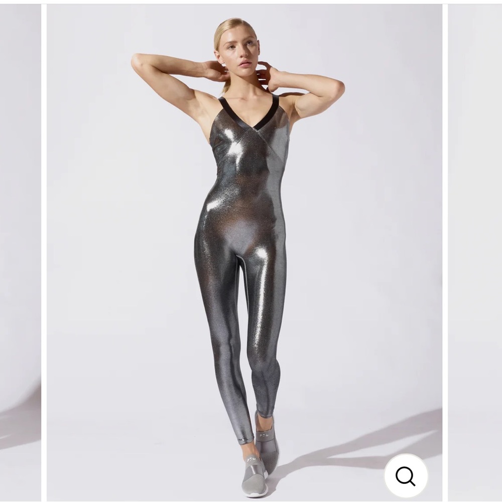 Heroine sport suit. Platinum